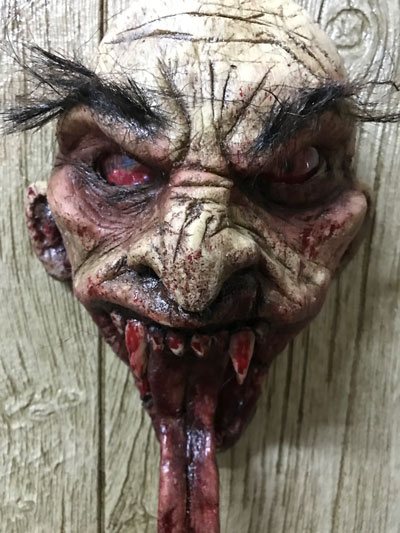 Biter Creepin Up The Walls Mount